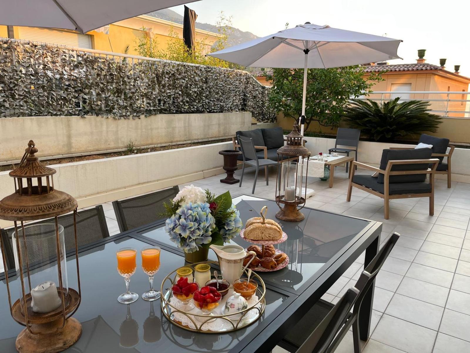 Grace & Breakfast Bed & Breakfast Beausoleil Exterior photo